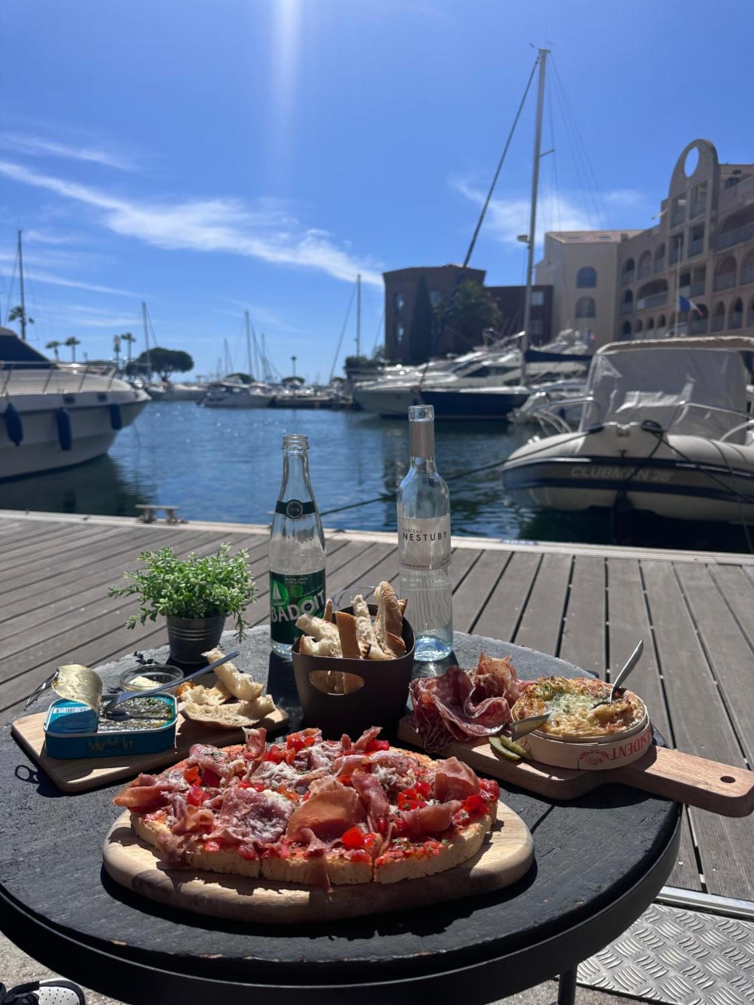 Apartmán Sejour Au Port Hyères Exteriér fotografie
